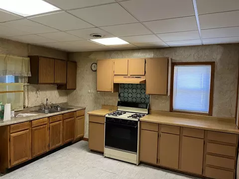1006 E Clinton St E, Joliet, IL 60432 photo 2