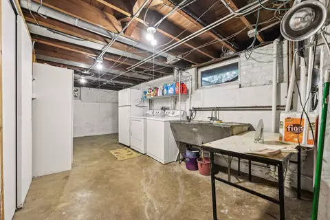 886 S 2nd Ave, Des Plaines, IL 60016 photo 42