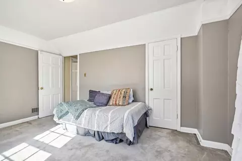 886 S 2nd Ave, Des Plaines, IL 60016 photo 31