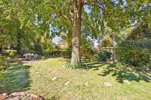 886 S 2nd Ave, Des Plaines, IL 60016 photo 50