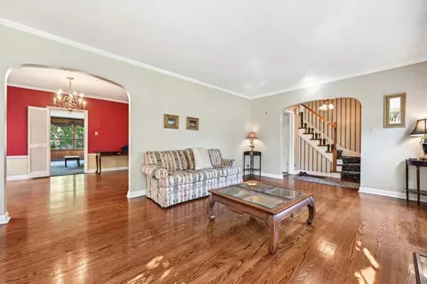 886 S 2nd Ave, Des Plaines, IL 60016 photo 6