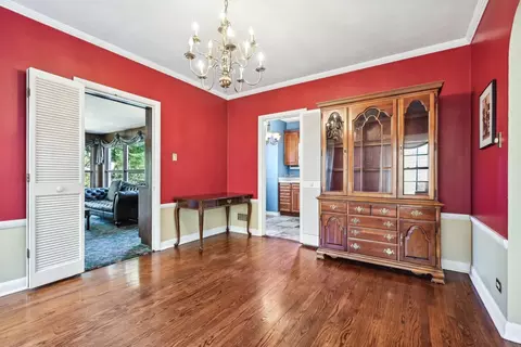 886 S 2nd Ave, Des Plaines, IL 60016 photo 8