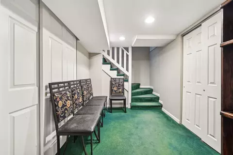 886 S 2nd Ave, Des Plaines, IL 60016 photo 37