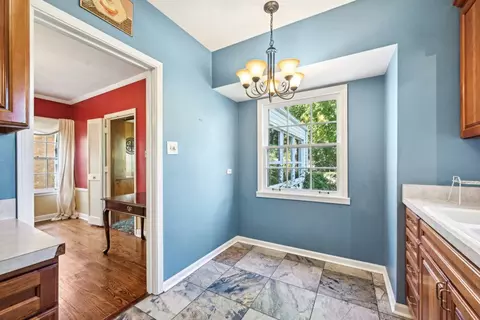 886 S 2nd Ave, Des Plaines, IL 60016 photo 16