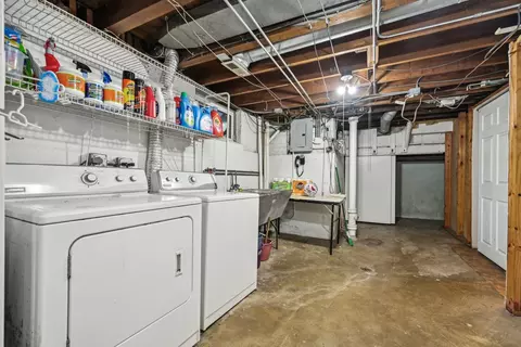 886 S 2nd Ave, Des Plaines, IL 60016 photo 43