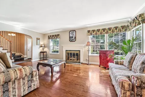 886 S 2nd Ave, Des Plaines, IL 60016 photo 2