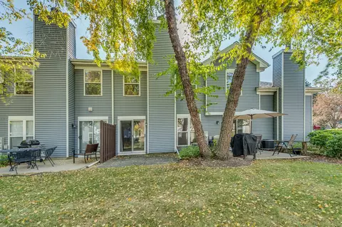Exterior - 10 Stonegate Ct, Algonquin, IL 60102 photo 3 of 3