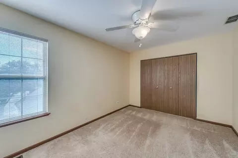 Bedroom - 10 Stonegate Ct, Algonquin, IL 60102 photo 2 of 4