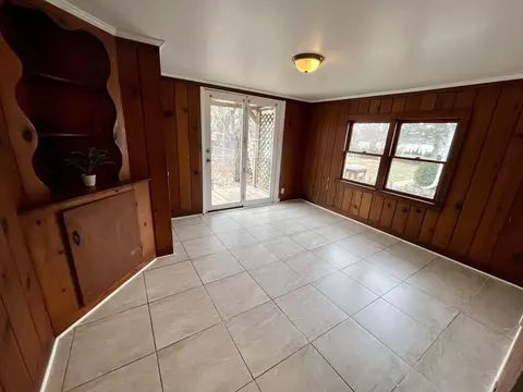 Living - 355 Marengo Rd, Harvard, IL 60033 photo 5 of 6