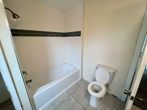 Bath - 355 Marengo Rd, Harvard, IL 60033 photo 3 of 3