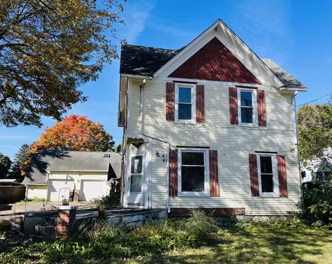 355 Marengo Rd, Harvard, IL 60033