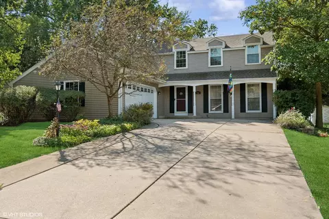 27 W355 Carrel St, Winfield, IL 60190