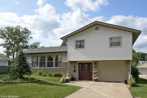 2808 Norma Ct, Glenview, IL 60025