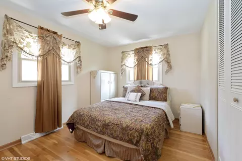 Bedroom - 2808 Norma Ct, Glenview, IL 60025 photo 2 of 3