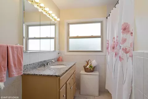 Bath - 2808 Norma Ct, Glenview, IL 60025 photo 1 of 2