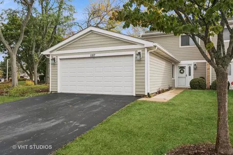 1187 N Chesapeake Ln, Palatine, IL 60074