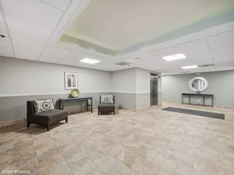 545 S River Rd #207, Des Plaines, IL 60016 photo 2