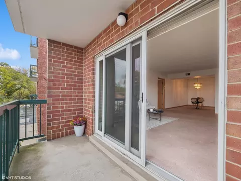 545 S River Rd #207, Des Plaines, IL 60016 photo 14