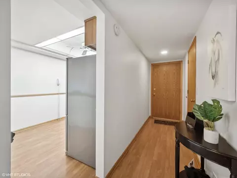 545 S River Rd #207, Des Plaines, IL 60016 photo 3