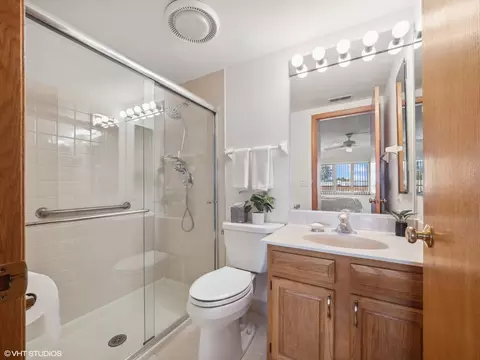 545 S River Rd #207, Des Plaines, IL 60016 photo 11