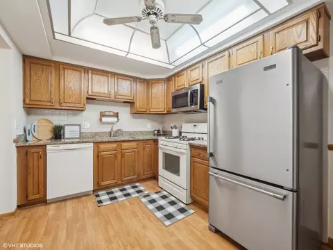 545 S River Rd #207, Des Plaines, IL 60016 photo 8