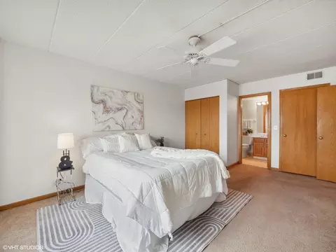 545 S River Rd #207, Des Plaines, IL 60016 photo 10