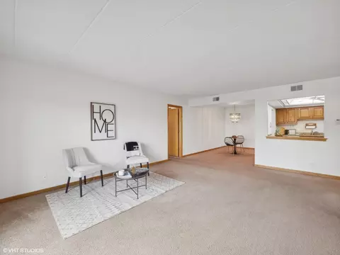 545 S River Rd #207, Des Plaines, IL 60016 photo 5