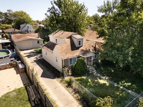 4821 S Lotus Ave, Chicago, IL 60638
