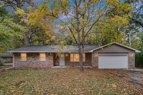 6226 E 250s Rd, Saint Anne, IL 60964