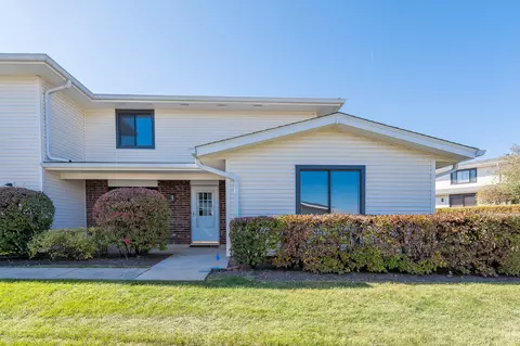 159 Chatham Ct #C, Bloomingdale, IL 60108