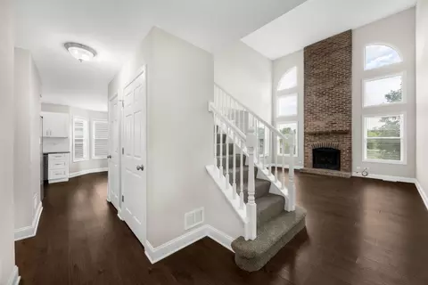 Entry Way - 1027 Bentley Ln, Bartlett, IL 60103 photo 1 of 2