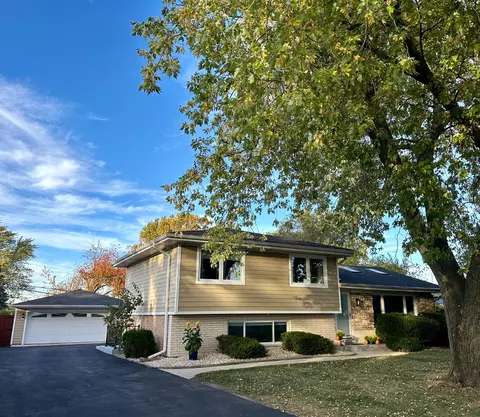 8802 W 85th Pl, Justice, IL 60458