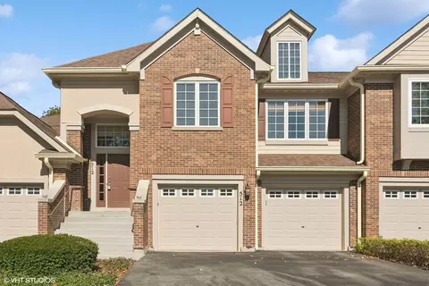 512 Saddlebrook Ln, Vernon Hills, IL 60061