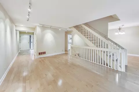1625 Winnetka Rd, Glenview, IL 60025 photo 9