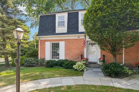 744 Oak St, Winnetka, IL 60093