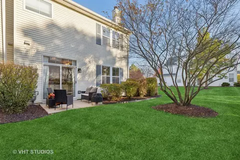 Exterior - 2901 Falling Waters Ln, Lindenhurst, IL 60046 photo 3 of 4