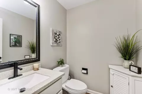 Bath - 2901 Falling Waters Ln, Lindenhurst, IL 60046 photo 3 of 3