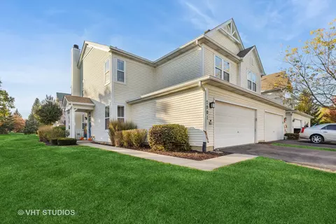 2901 Falling Waters Ln, Lindenhurst, IL 60046