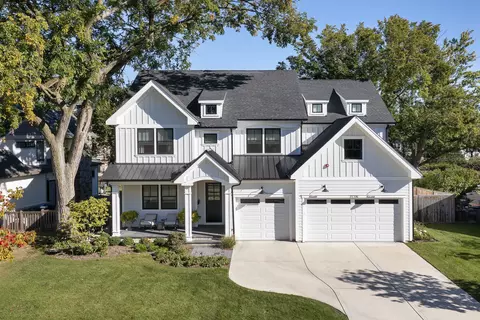 2176 Crabtree Ln, Northbrook, IL 60062