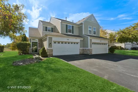 530 Pinebrook Dr, Bolingbrook, IL 60490