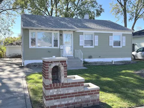 623 E 162nd Pl, South Holland, IL 60473