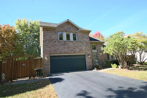5 Taylor Ct, Bolingbrook, IL 60490