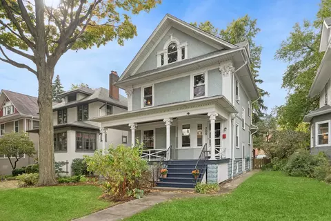 709 Clinton Ave, Oak Park, IL 60304