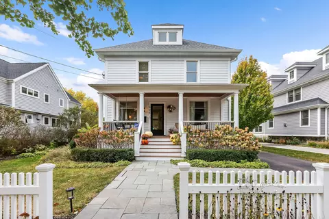 428 North Ave, Barrington, IL 60010