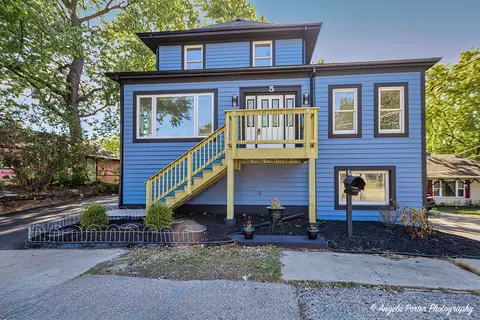 5 Hilltop Ave, Fox Lake, IL 60020