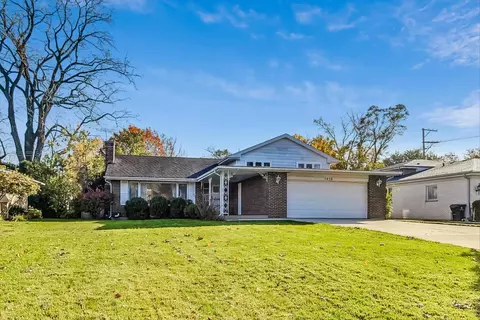 1415 Sunset Ridge Rd, Glenview, IL 60025