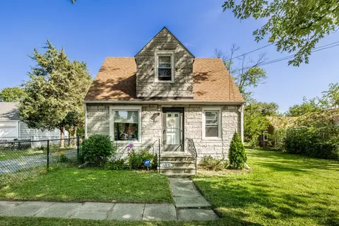 10810 Barry Ave, Melrose Park, IL 60164