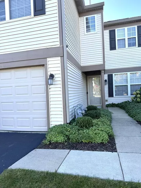 2607 Sheehan Ct #102, Naperville, IL 60564