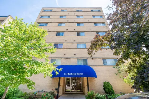 314 Lathrop Ave #105, Forest Park, IL 60130