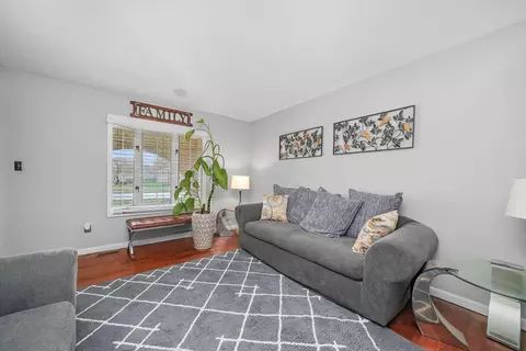 Living - 18400 Holland Rd, Lansing, IL 60438 photo 4 of 4